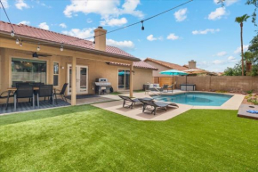 Cozy House with Pool htr, BBQ, near Val Vista Lakes